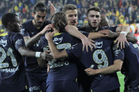 Jorge Jesus'la Fenerbahçe gol makinesi! 3 jorge-jesusla-fenerbahce-gol-makinesi-iiYfBIav.gif