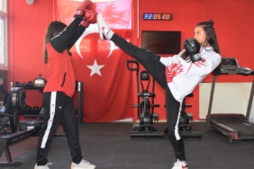 Kickboksçu Elif, adını dünyaya duyurdu 2 kickbokscu-elif-adini-dunyaya-duyurdu-EX3k75lr.jpg