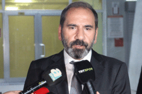Mecnun Otyakmaz: Güzel bir futbolla hak ederek kazanmak mutlu etti 2 mecnun-otyakmaz-guzel-bir-futbolla-hak-ederek-kazanmak-mutlu-etti-OFhJftRN.gif