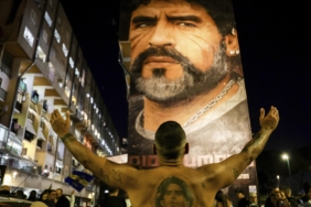 Napoli'de Maradona için muhteşem kutlama 2 napolide-maradona-icin-muhtesem-kutlama-IfHVA6CT.jpg