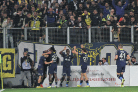 (ÖZET) Ankaragücü - Fenerbahçe maç sonucu: 0-3 6 ozet-ankaragucu-fenerbahce-mac-sonucu-0-3-RfI6zN98.gif