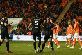 ozet-blackpool-hull-city-mac-sonucu-1-3-KduOiBRj.gif