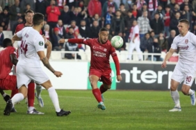 (ÖZET) Sivasspor - Cluj maç sonucu: 3-0 6 ozet-sivasspor-cluj-mac-sonucu-3-0-3JKELnxi.jpg