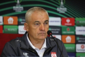 Rıza Çalımbay: Oyuncularımı kutluyorum 4 riza-calimbay-oyuncularimi-kutluyorum-Hp95dKcr.jpg