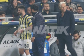 Son dakika | Fenerbahçe'de İsmail Yüksek sakatlandı 3 son-dakika-fenerbahcede-ismail-yuksek-sakatlandi-z9IqMNrt.jpg