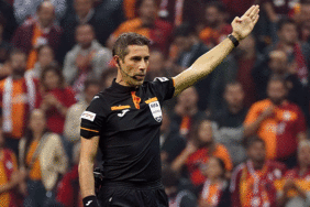 Son dakika | UEFA'dan Ali Palabıyık'a görev 4 son-dakika-uefadan-ali-palabiyika-gorev-27xcRZkr.gif