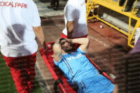 Trabzonspor'a kötü haber: Dorukhan Toköz sezonu kapattı! 3 trabzonspora-kotu-haber-dorukhan-tokoz-sezonu-kapatti-uD4d2JRa.gif