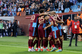 Trabzonspor'da Jean-Philippe Gbamin'den harika performans 2 trabzonsporda-jean-philippe-gbaminden-harika-performans-kglCeRH4.gif