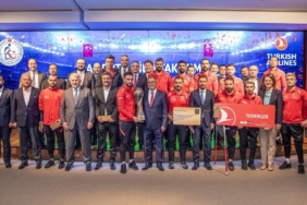 Türk Hava Yolları ve Ampute Milli Takımı Şampiyonluğu Kutladı 5 turk-hava-yollari-ve-ampute-milli-takimi-sampiyonlugu-kutladi-Zq79ZwRs.jpeg