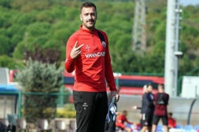 Viviano'dan Galatasaray açıklaması 7 vivianodan-galatasaray-aciklamasi-B2IfYKjz.jpg