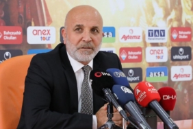 Alanyaspor'da başkandan rest: Bu şartlarda devam edemeyiz! 8 alanyasporda-baskandan-rest-bu-sartlarda-devam-edemeyiz-lrQw16Jn.jpg