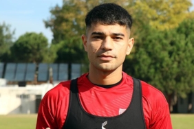 Ali Ülgen: “Göztepe’yi yenerek seri yakalamak istiyoruz” 3 ali-ulgen-goztepeyi-yenerek-seri-yakalamak-istiyoruz-TaFjdr6Q.jpg