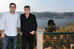 Beşiktaş'ta Ceyhun Kazancı, Şenol Güneş'le bir araya geldi! 2 besiktasta-ceyhun-kazanci-senol-gunesle-bir-araya-geldi-1aTdR99x.gif