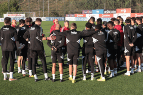 Beşiktaş'ta Şenol Güneş devreye giriyor! Milli arada... 3 besiktasta-senol-gunes-devreye-giriyor-milli-arada-h1O39P11.gif