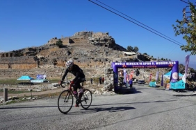 Bisikletçiler Tlos Antik kentinde yarıştı 7 bisikletciler-tlos-antik-kentinde-yaristi-7tUK3Gkc.jpg
