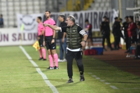 Bursaspor'da Tahsin Tam dönemi sona erdi 3 bursasporda-tahsin-tam-donemi-sona-erdi-bOVKn8dv.jpg