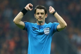 Deniz Çoban'dan derbi hakemi Halil Umut Meler'e eleştiri: 'Çıkartmadığı kartlar...' 3 deniz-cobandan-derbi-hakemi-halil-umut-melere-elestiri-cikartmadigi-kartlar-MWX8qXiD.jpg