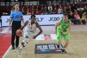 Errick McCollum, kendisine bıçak çeken kişiden şikayetçi olmadı 5 errick-mccollum-kendisine-bicak-ceken-kisiden-sikayetci-olmadi-K6mEwxCd.jpg