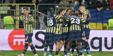 fenerbahce-grup-lideri-ozet-dinamo-kiev-fenerbahce-mac-sonucu-0-2-8mcMNR75.gif