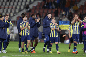 Fenerbahçe hem Süper Lig'de hem de Avrupa'da zirvede 3 fenerbahce-hem-super-ligde-hem-de-avrupada-zirvede-v3zihha1.gif