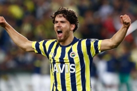 Fenerbahçe'de Ferdi Kadıoğlu için karar verildi! Başkan Ali Koç'tan şart 2 fenerbahcede-ferdi-kadioglu-icin-karar-verildi-baskan-ali-koctan-sart-LlI4EX8B.jpg