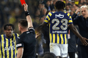 Fenerbahçe'de Jorge Jesus önce kızdı, sonra hak verdi! 3 fenerbahcede-jorge-jesus-once-kizdi-sonra-hak-verdi-IjpDTsxY.gif