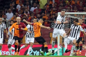 Galatasaray-Beşiktaş derbisinden kareler 6 galatasaray-besiktas-derbisinden-kareler-6e8IRHST.jpg