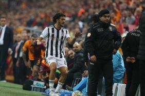 Galatasaray-Beşiktaş maçının top toplayıcısı hakkında gerçek ortaya çıktı! 2 galatasaray-besiktas-macinin-top-toplayicisi-hakkinda-gercek-ortaya-cikti-CfXNP83Q.jpg