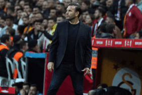 galatasaray-teknik-direktoru-okan-buruk-bir-yerde-top-kaleye-girecekti-HQL7q5Hq.gif