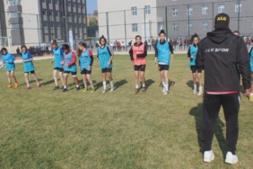 Gaziantep ALG Spor kadın futbolunun yeni yıldızlarını arıyor 7 gaziantep-alg-spor-kadin-futbolunun-yeni-yildizlarini-ariyor-chcLX1Z6.jpg