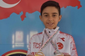 'Lastik çocuk' Deniz, Balkan Şampiyonası'ndan çifte madalya ile döndü 2 lastik-cocuk-deniz-balkan-sampiyonasindan-cifte-madalya-ile-dondu-Bf1snQVU.jpeg