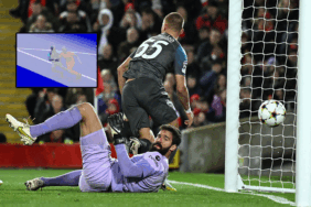 Liverpool - Napoli maçında Şampiyonlar Ligi'ne damga vuran ofsayt pozisyonu 1 liverpool-napoli-macinda-sampiyonlar-ligine-damga-vuran-ofsayt-pozisyonu-5ritKdPp.gif