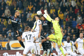 (ÖZET) Ankaragücü-Trabzonspor maç sonucu: 1-1 4 ozet-ankaragucu-trabzonspor-mac-sonucu-1-1-Qmb8aR4I.gif
