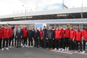 Sivasspor Prag’a ulaştı 3 sivasspor-praga-ulasti-7LEI9SSj.jpg