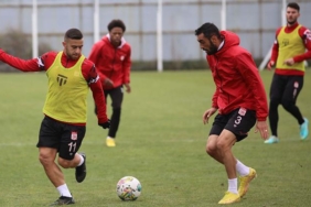 sivasspor-umraniyespor-macinin-hazirliklarini-surdurdu-Ttpzw5mg.jpg