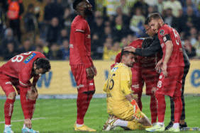 Sivasspor'lu Ali Şaşal Vural: Fenerbahçe bize üstünlük sağlayamadı 5 sivassporlu-ali-sasal-vural-fenerbahce-bize-ustunluk-saglayamadi-JI2aGzEj.gif