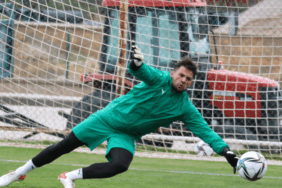 Sivasspor’un kalecisi Ali Şaşal, Avrupa’da zirvede 7 sivassporun-kalecisi-ali-sasal-avrupada-zirvede-rxM3qJyD.gif