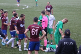 Trabzon'da maç sonu büyük olay! Hakemlere saldırı... 3 trabzonda-mac-sonu-buyuk-olay-hakemlere-saldiri-FPATLz57.jpg