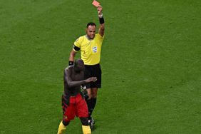 Aboubakar Dünya Kupası'nda tarihi geçti! Zinedine Zidane'dan sonra... 2 aboubakar-dunya-kupasinda-tarihi-gecti-zinedine-zidanedan-sonra-yCtnb4Db.gif