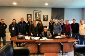 Ahmet Nur Çebi’den Beşiktaş akademisine ziyaret 2 ahmet-nur-cebiden-besiktas-akademisine-ziyaret-wPhtePJC.jpg