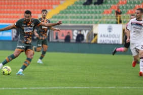 alanyaspor-salernitana-mac-sonucu-3-1-2QFXLeTu.jpg