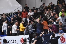 Aliağa Petkimspor-Manisa BBSK maçında gerginlik 5 aliaga-petkimspor-manisa-bbsk-macinda-gerginlik-ytpfwHzG.jpg