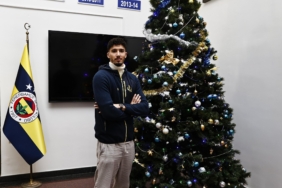 Altay Bayındır: "100. yılda şampiyonluk en çok bize yakışır" 6 altay-bayindir-100-yilda-sampiyonluk-en-cok-bize-yakisir-hwtFO6Ns.jpg