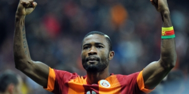 Aurelien Chedjou'dan Galatasaray'daki eski hocasına salvolar: 'Oynamak istemiyoruz' dedik, anlamadı! "Tünelde bizden korkarlardı" 7 aurelien-chedjoudan-galatasaraydaki-eski-hocasina-salvolar-oynamak-istemiyoruz-dedik-anlamadi-tunelde-bizden-korkarlardi-tHHN4a9F.jpg