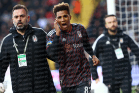 Beşiktaşlı Gedson Fernandes: Konstrasyonumuzu kaybediyoruz 6 besiktasli-gedson-fernandes-konstrasyonumuzu-kaybediyoruz-X4BdbJJ8.gif