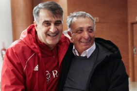 Beşiktaş'ta Ahmet Nur Çebi ile Şenol Güneş arasında transfer zirvesi! Bombalar patlıyor 6 besiktasta-ahmet-nur-cebi-ile-senol-gunes-arasinda-transfer-zirvesi-bombalar-patliyor-I3eOIlQV.jpg