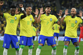 Brezilya-Güney Kore maçında tarihe geçen anlar! Neymar ve Thiago Silva... 2 brezilya-guney-kore-macinda-tarihe-gecen-anlar-neymar-ve-thiago-silva-XWfWXE9C.gif