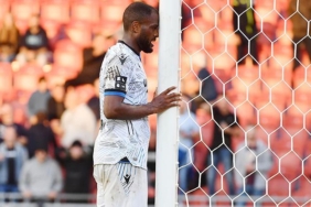 Cyle Larin'in yeni takımını açıkladılar 4 cyle-larinin-yeni-takimini-acikladilar-ztbnPrSs.jpg