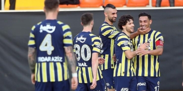 fenerbahce-salernitana-mac-sonucu-3-0-Hvbu7C27.jpg