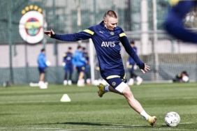 Fenerbahçeli Szalai kendine hayran bıraktı 4 fenerbahceli-szalai-kendine-hayran-birakti-ATOCkXc3.jpg